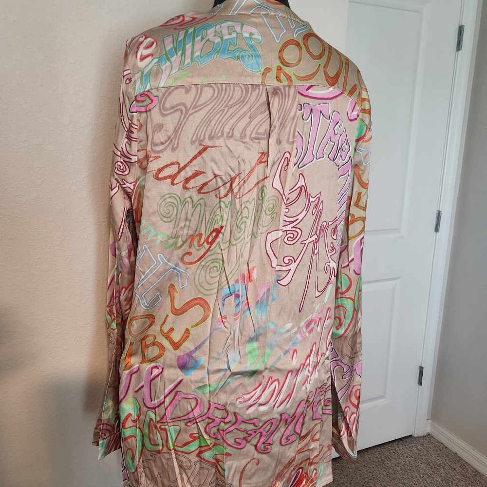 Neutral Multicolor Graphic Collarless Blouse - image 5